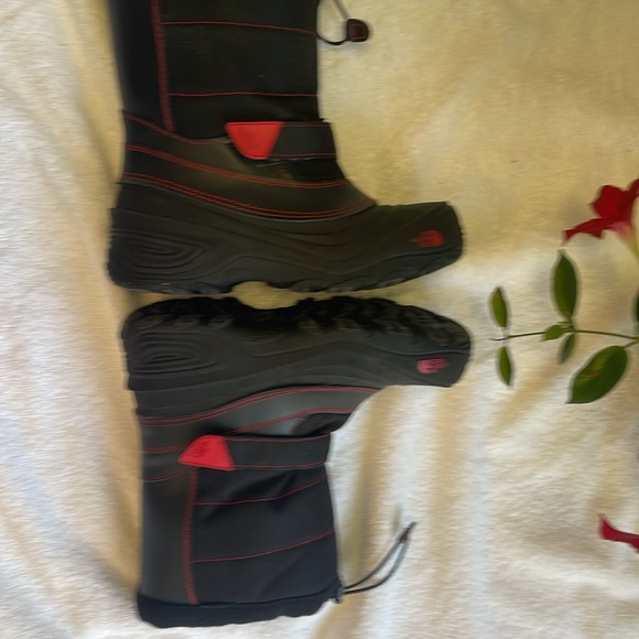 Gently worn The North Face Alpenglow Snow Boots Size US 7 big boys - Picture 5 of 14